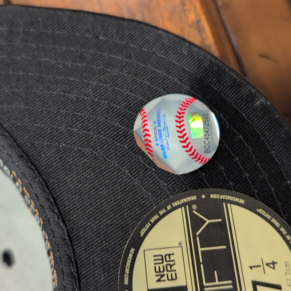 New Era 59fifty Faux Leather Yankees Hat - Picture 7 of 9